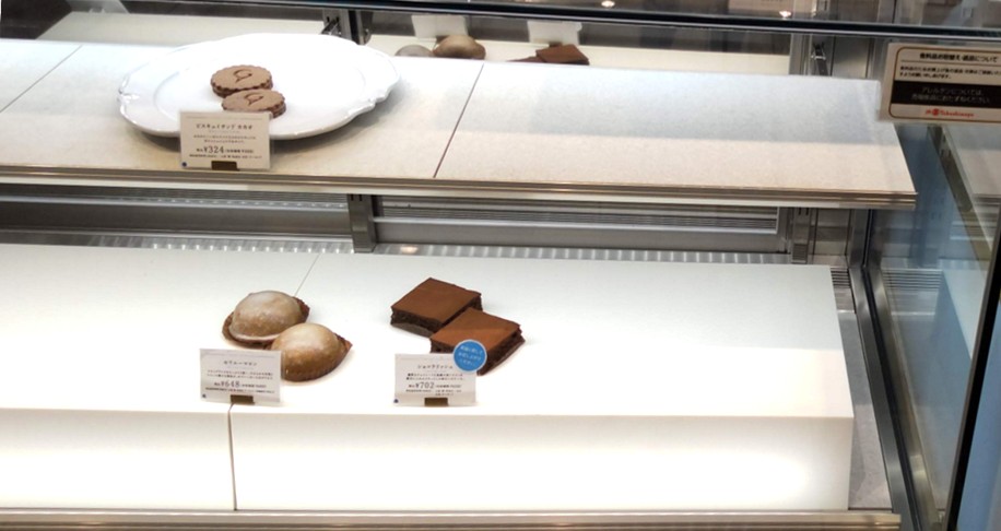 平日夕方のVINCENT GUERLAIS BISCUITS Francais（ヴァンサン ゲルレ ビスキュイ フランセ）の店頭写真　